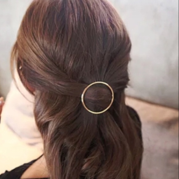 Gold circle Hair Clip, Hair Pin, Hair Barrette - Picture 4 of 6